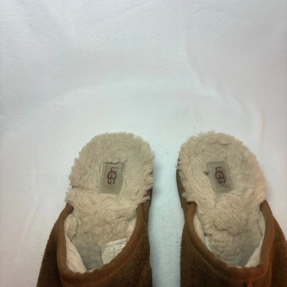 UGG kids scuffette